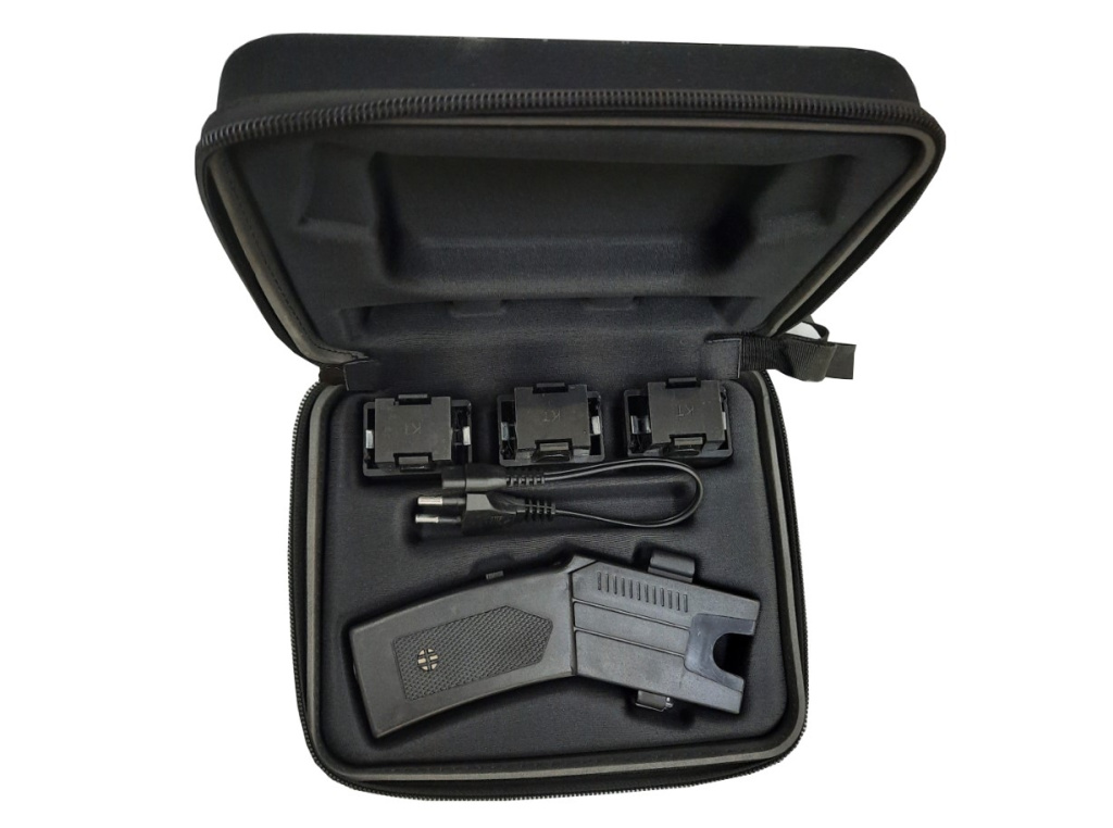 Электрошокер-фонарь отпугиватель собак Taser стреляющий (1 класс, с сиреной, ЛЦУ)