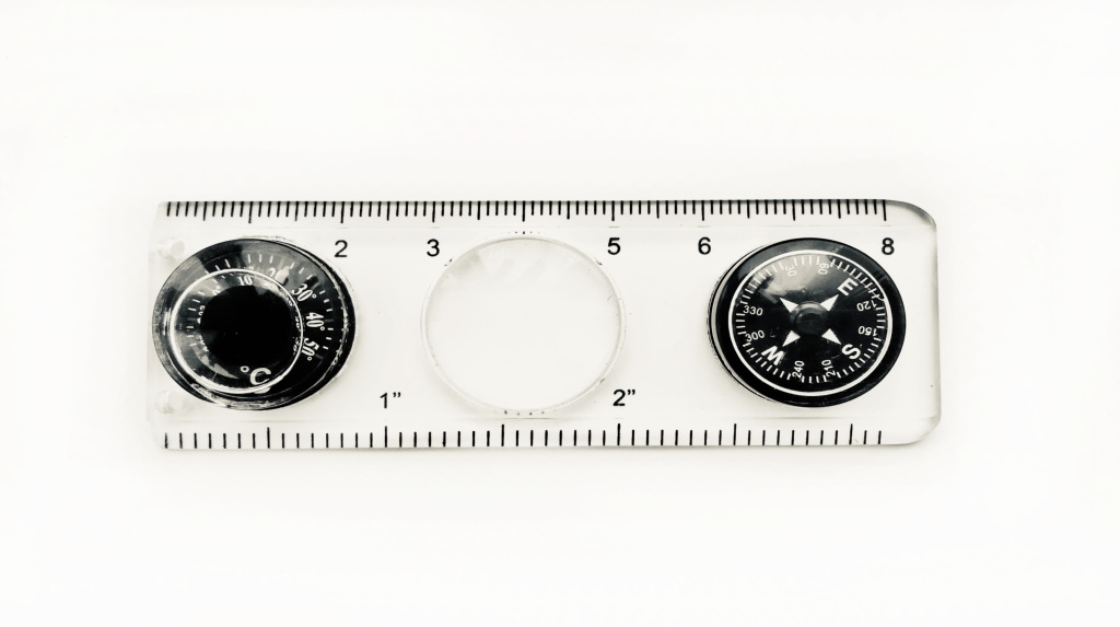 Компас жидкостной