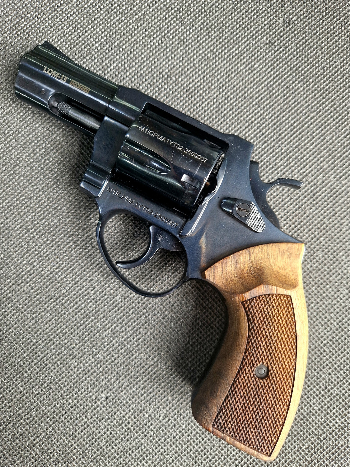 Револьверы ОООП: LOM-13 KURS и LOM-13 Taurus 