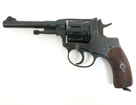Макет охолощенный револьвера Наган СО-95/9  9мм (1)